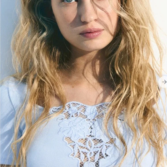 H&M Blue top with eyelet lace embroidered NWOT - Picture 2 of 4